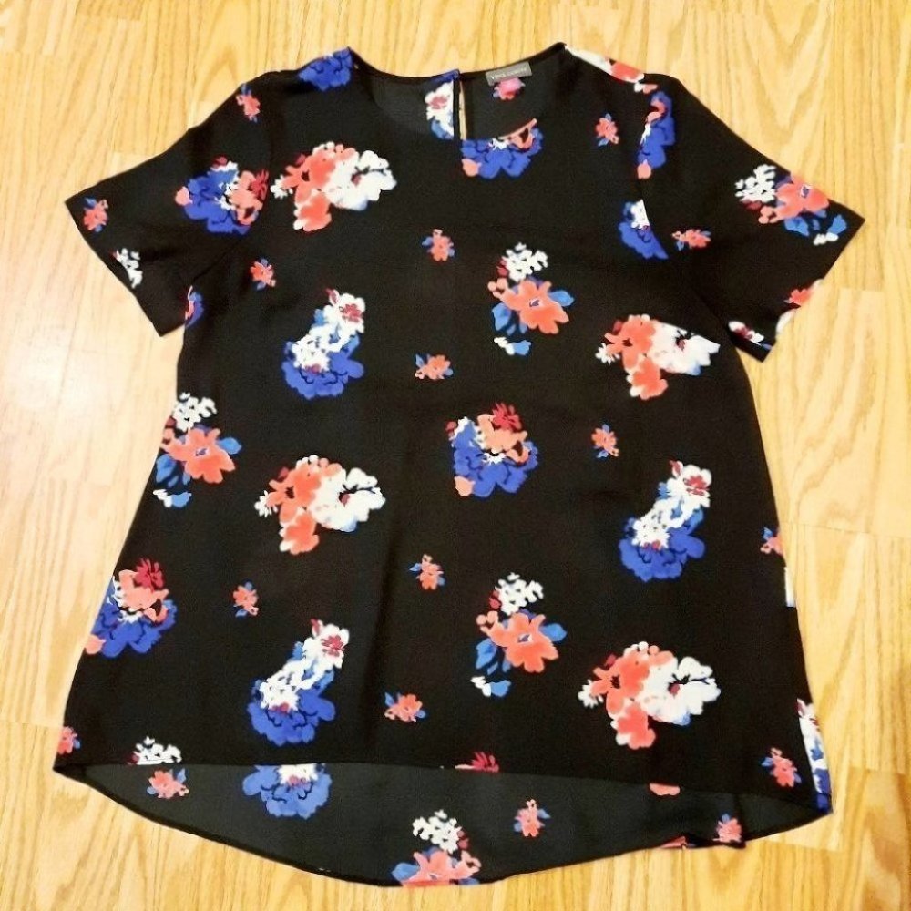 Vince Camuto Flower Blouse - M